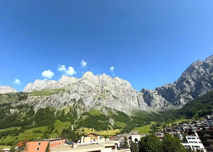 Royal 52 * לויקרבאד