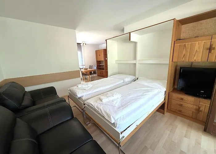 Royal 52 * לויקרבאד